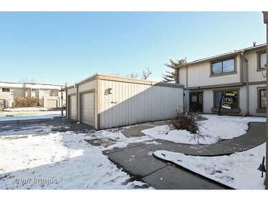 1063 Cascade Dr, Aurora, IL 60506 - photo 3