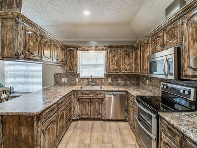 2111 Pecan St, Bonham, TX 75418 - photo 7