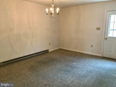 632 Lincoln St, Shoemakersville, PA 19555 - photo 5