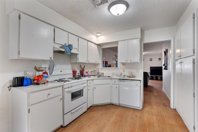 Abundant cabinetry for all of your kitchen needs!