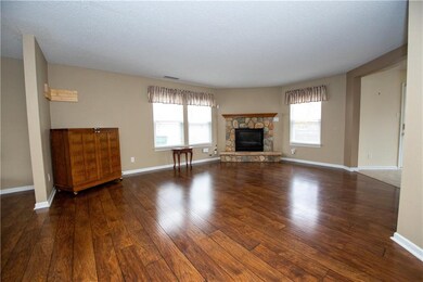 10215 Lothbury Cir, Fishers, IN 46037 - photo 3