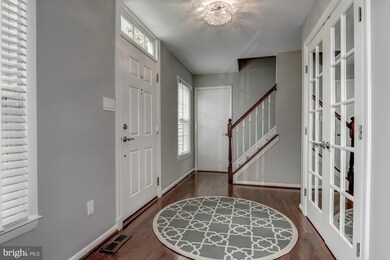 7011 Polins Ct, Alexandria, VA 22306 - photo 2