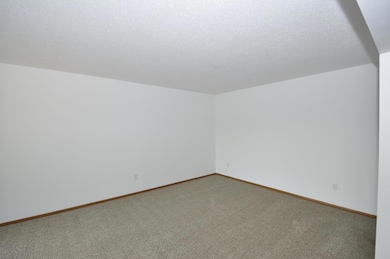 2011 Viking Dr NW unit 27, Rochester, MN 55901 - photo 5