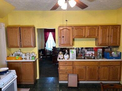 154 S Richhill St, Waynesburg, PA 15370 - photo 4