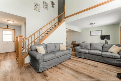 1903 Town Dr, Naperville, IL 60565 - photo 4