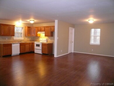 6584 Pine Haven Cir, Gloucester, VA 23061 - photo 4