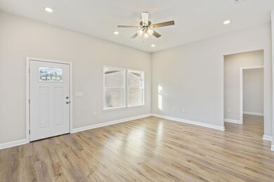 7-web-or-mls-6474 Burleson Blvd-03 - Cop