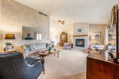 925 Pleasantview Ave, Little Chute, WI 54140 - photo 7