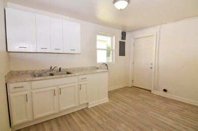 2100 Sharp St, Chattanooga, TN 37404 - photo 3