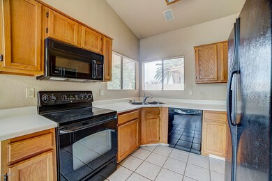 172 S Willow Creek St, Chandler, AZ 85225 - photo 4