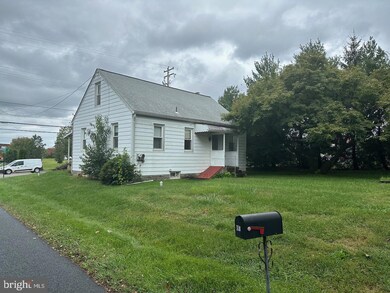 817 Bridge St, Spring City, PA 19475 - photo 4