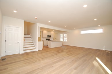 21 Griffin Rd, Hudson, NH 03051 - photo 3