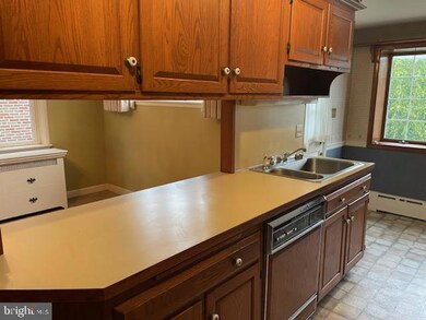 27 Butter Ln, Reading, PA 19606 - photo 6