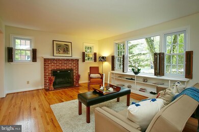 3900 Whispering Ln, Falls Church, VA 22041 - photo 6