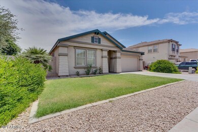 02-2Front of home