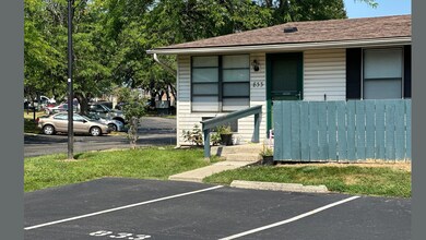 833 Pipers Run Ct, Columbus, OH 43228 - photo 2