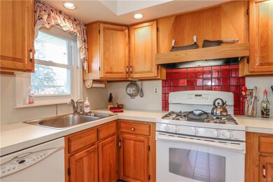 3434 Thomas Cir, Whitehall, PA 18052 - photo 3