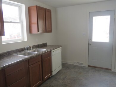 105 East St, Potosi, WI 53820 - photo 4