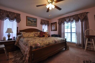 407 407 Amberwood Cir, Tyler, TX 75701 - photo 5