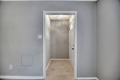 625 E Coombs St unit A, Alvin, TX 77511 - photo 2