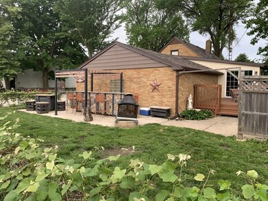 306 Maple St, Oglesby, IL 61348 - photo 4