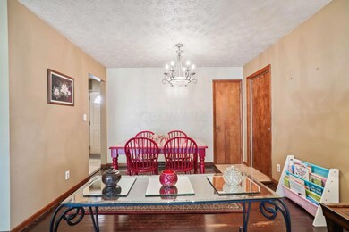 1211 Bernhard Rd, Columbus, OH 43227 - photo 6