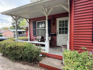 1104 S 7th St, Fairfield, IA 52556 - photo 4