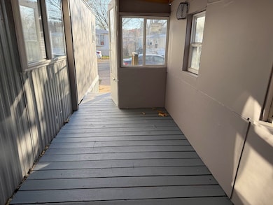 303 Lorraine Dr unit WOODRIDGE ESTATES, Freeport, IL 61032 - photo 5