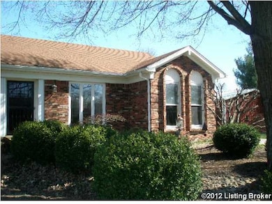 460 Twin Oaks Dr, Mount Washington, KY 40047 - photo 2