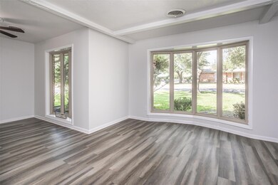 1102 Hillside Dr, Gainesville, TX 76240 - photo 5