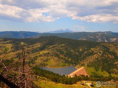 Views of Pinewood Reservoir