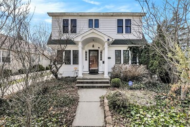 738 Marietta St NE