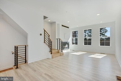 11270 Faraday Park Dr, Reston, VA 20190 - photo 3