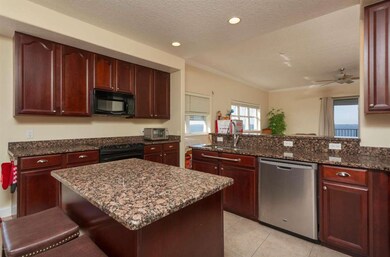 210 24th St-16