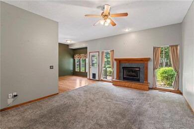 22673 S Washington Ave, Spring Hill, KS 66083 - photo 7