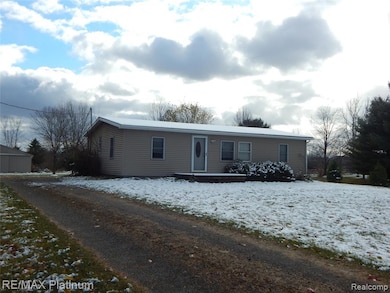 10321 E Lovejoy Rd, Perry, MI 48872 - photo 2