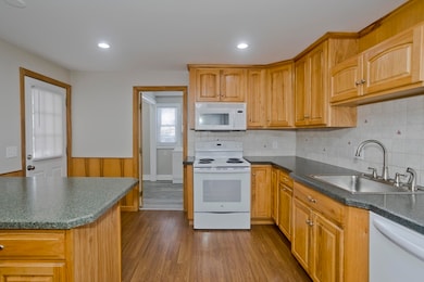 28 Miller St, Ludlow, MA 01056 - photo 6