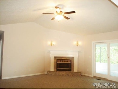 GRT RM OPENS ONTO LG SUNROOM