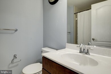 12807 Longford Glen Dr, Germantown, MD 20874 - photo 6