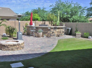 OUTDOOR KITCHEN