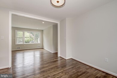 9009 Phyllis Dr, Clinton, MD 20735 - photo 6