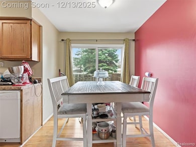 8207 Dartmouth Dr, Warren, MI 48093 - photo 6