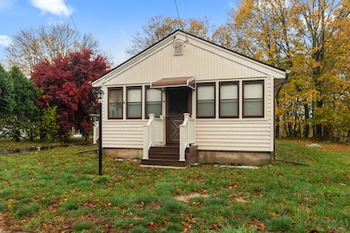 12 Pine St, Waterford, CT 06385 - photo 3