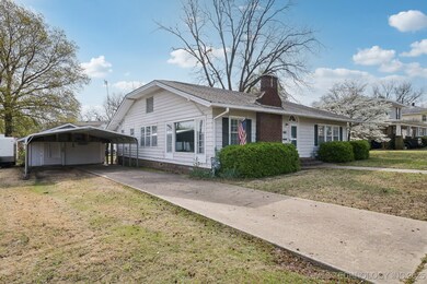 1225 S Delaware Ave, Okmulgee, OK 74447 - photo 2