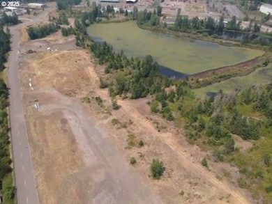 0 Oakridge Industrial unit 23, Oakridge, OR 97463 - photo 2