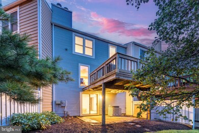 1686 Oaktree Ct, Reston, VA 20194 - photo 2