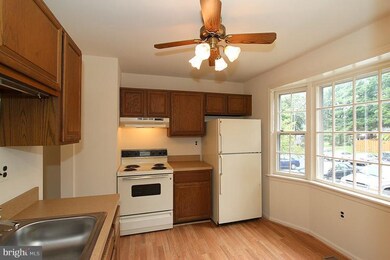 17813 Lochness Cir, Olney, MD 20832 - photo 2