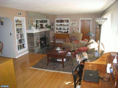 801 S Newton Lake Dr, Collingswood, NJ 08108 - photo 4