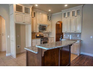 724 NE 23rd St, Moore, OK 73160 - photo 3