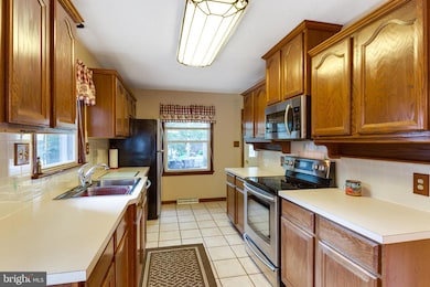 5147 Colebrook Dr, La Plata, MD 20646 - photo 5